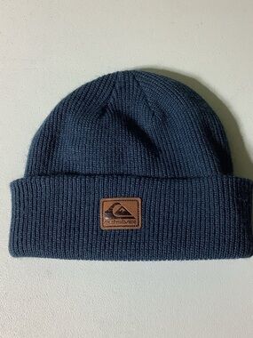 Quiksilver dusty blue beanie